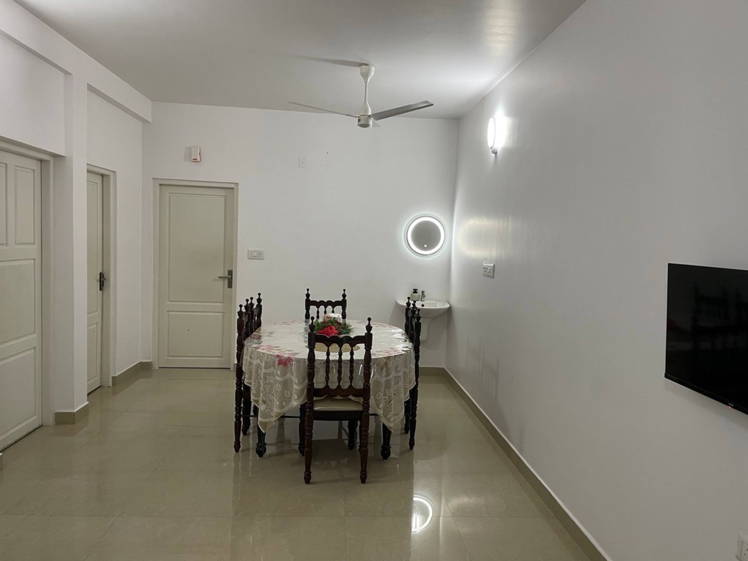 Urban Loft 1BHK 101 10 min to Lulu w/ greenery 22
