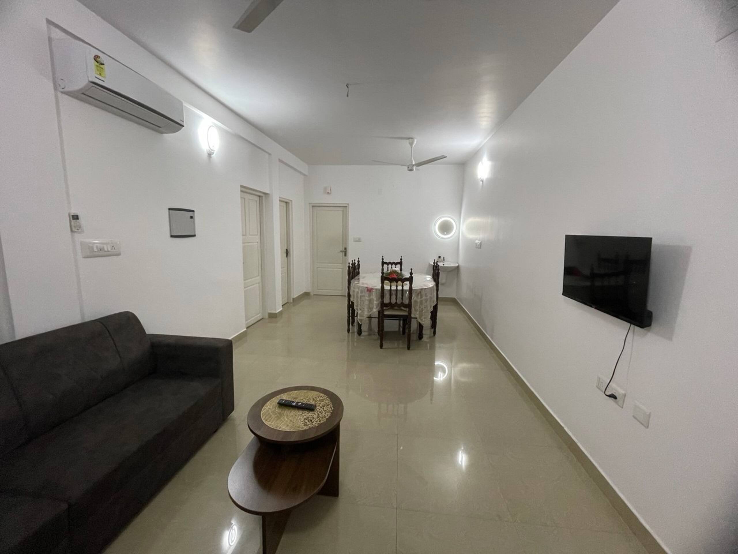 Urban Loft 1BHK 101 10 min to Lulu w/ greenery 23