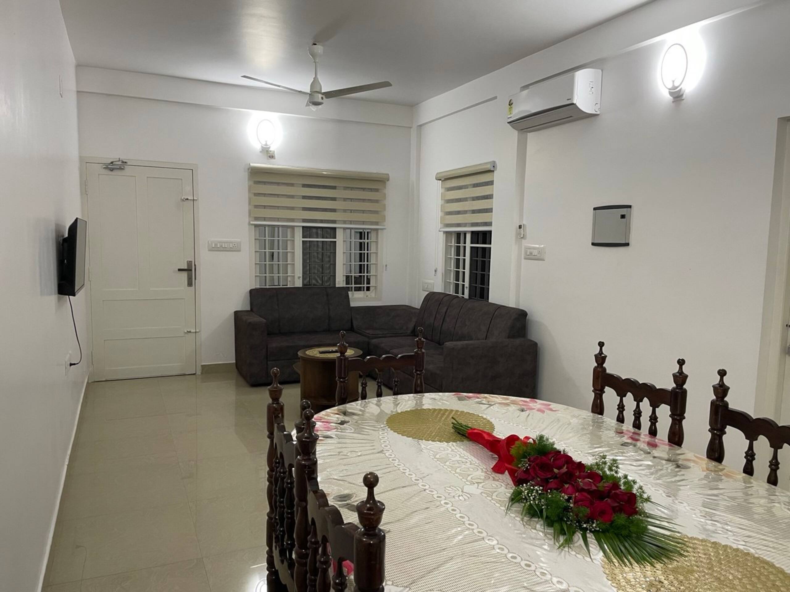 Urban Loft 1BHK 101 10 min to Lulu w/ greenery 16