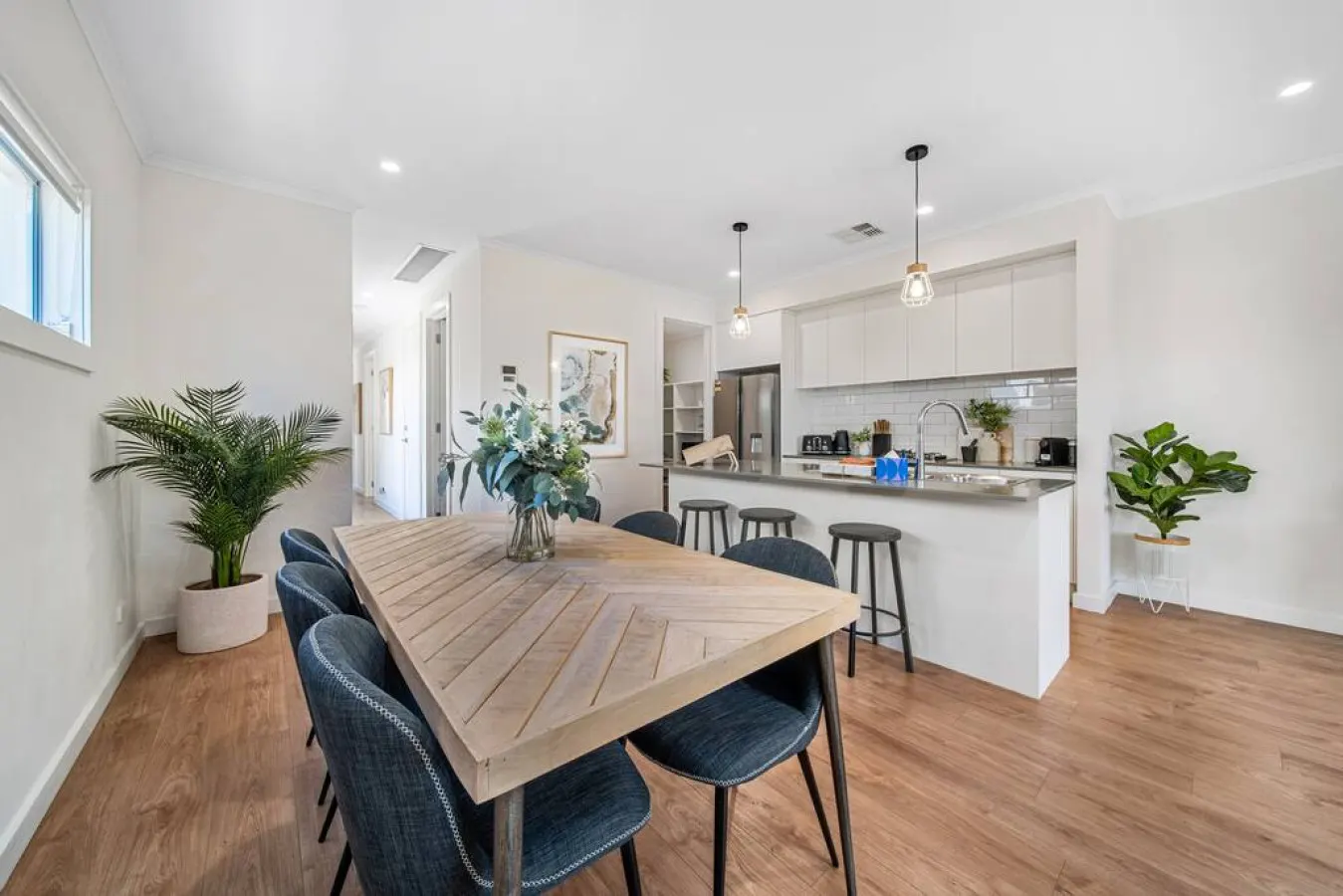 Urban Luxe—A Contemporary City-Edge Haven 17
