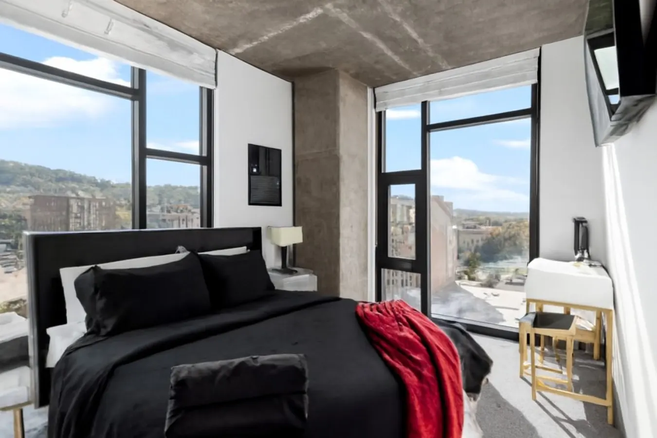 City Views 2BR Floor-to-Ceiling Windows A80 11