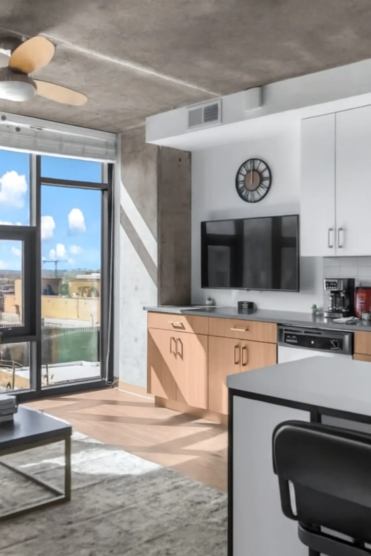 City Views 2BR Floor-to-Ceiling Windows A80 6