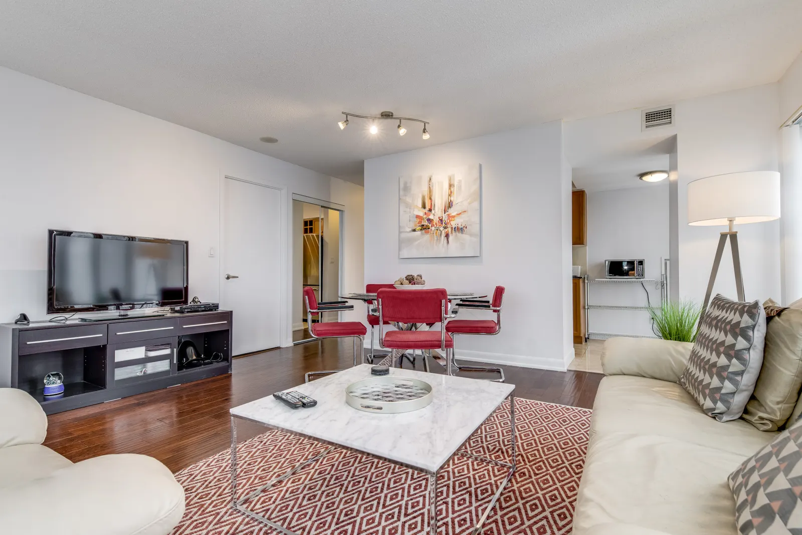Spacious 2BR Suite • Amazing Views • Free Parking