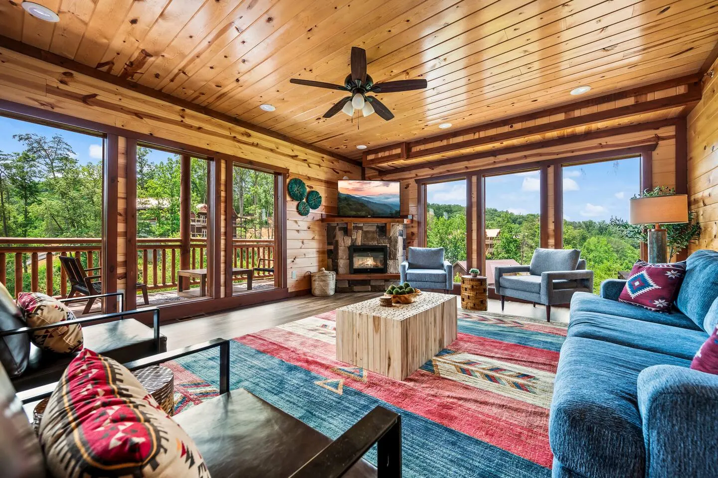2 Giant Luxury Cabins Sleeps 40 2 HotTubs 2 Pools 15