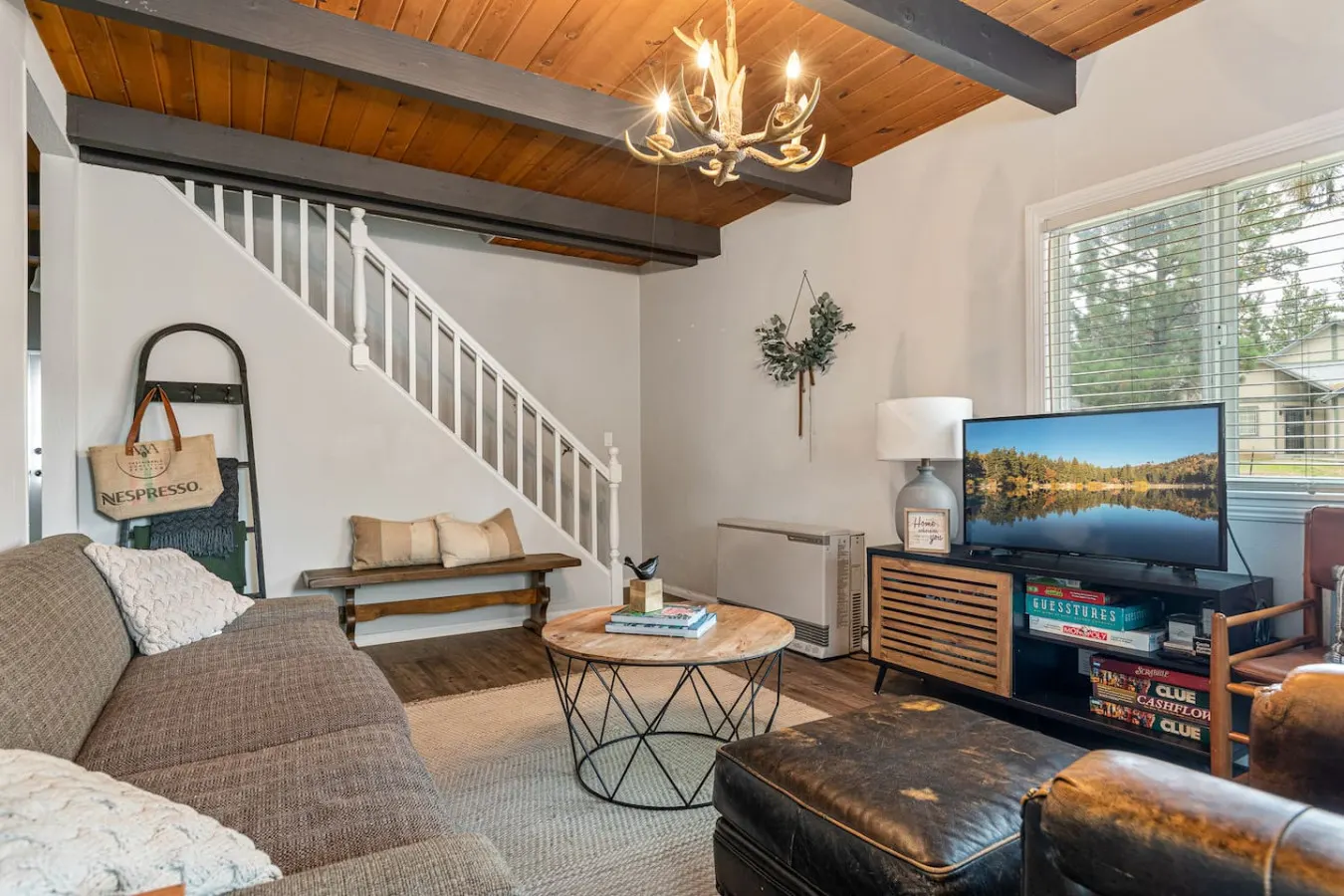 Bruno's Chic Bungalow: Walk 2 Village & Lake 10