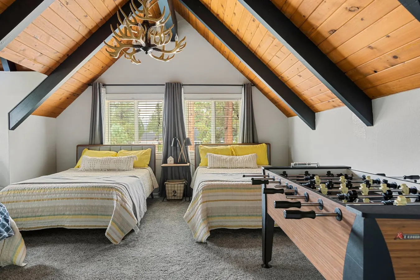 Bruno's Chic Bungalow: Walk 2 Village & Lake 18