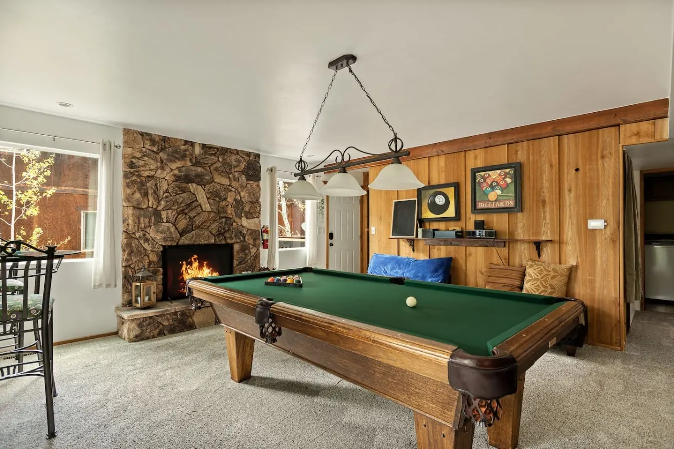 Moonridge Retreat | Snow Summit Views & Game Room — photo 2