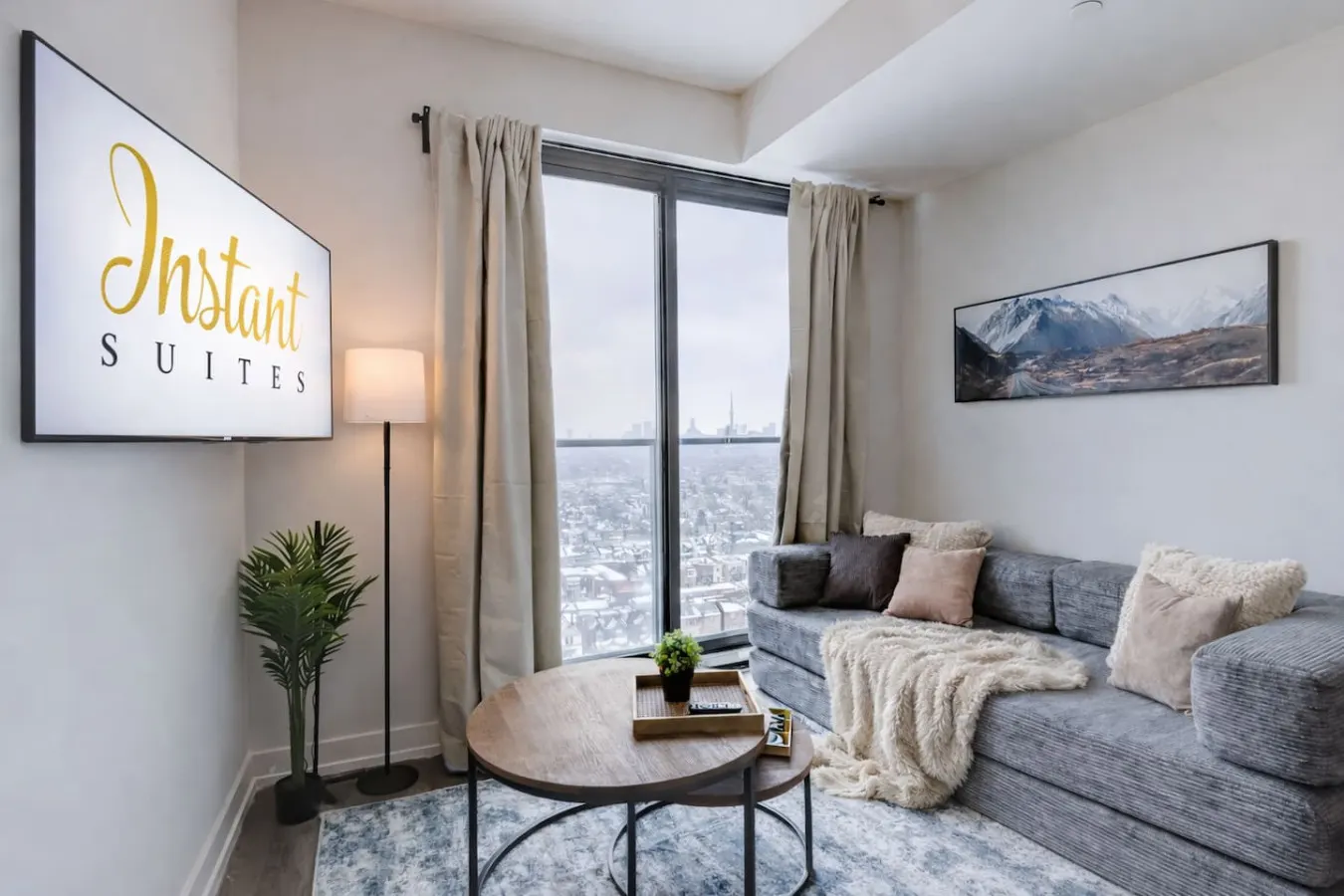 The Luxe King Bed 2B+2B CN Tower Views Gym 2