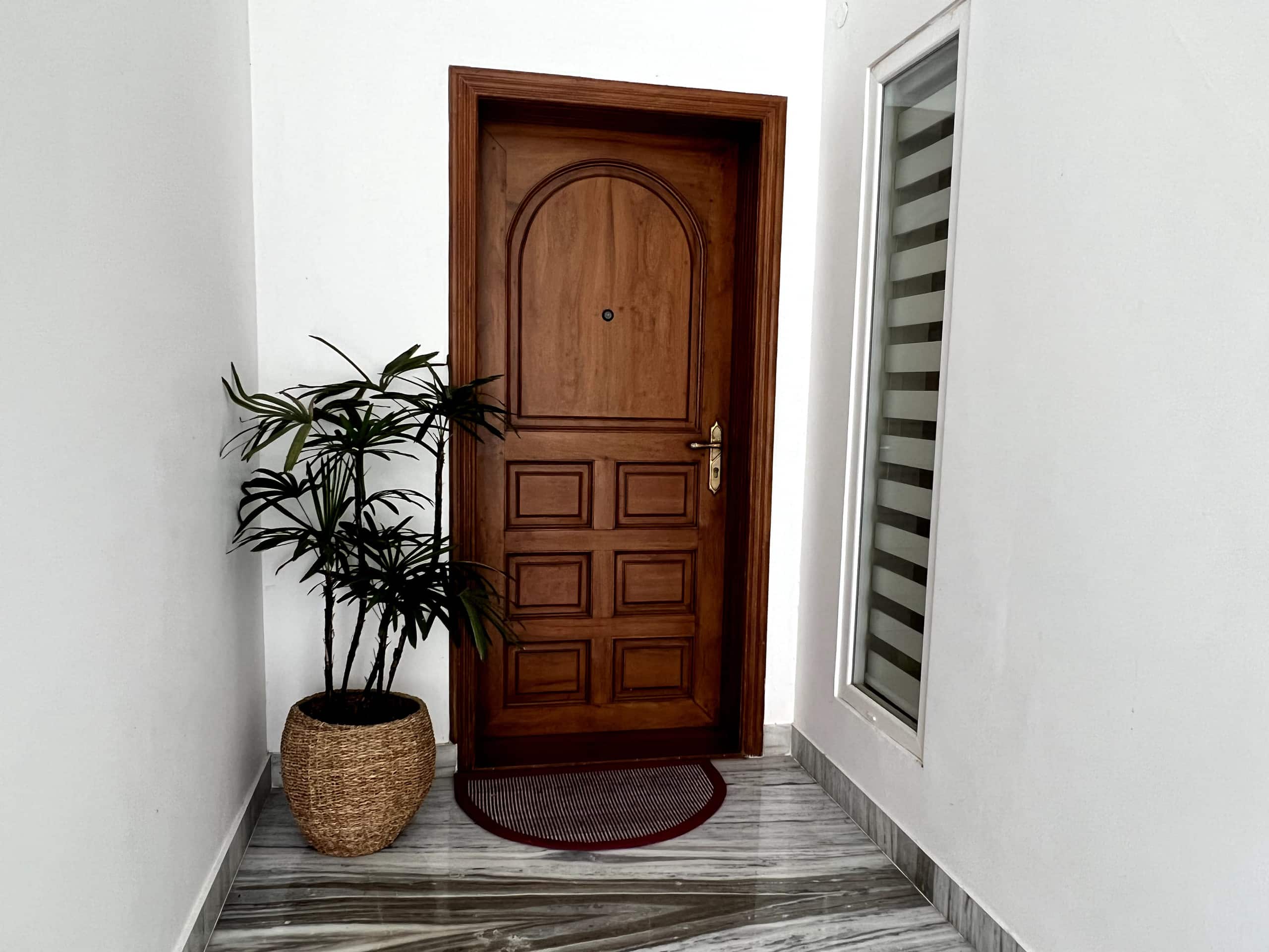 Cheerful backwater Home with parking 3
