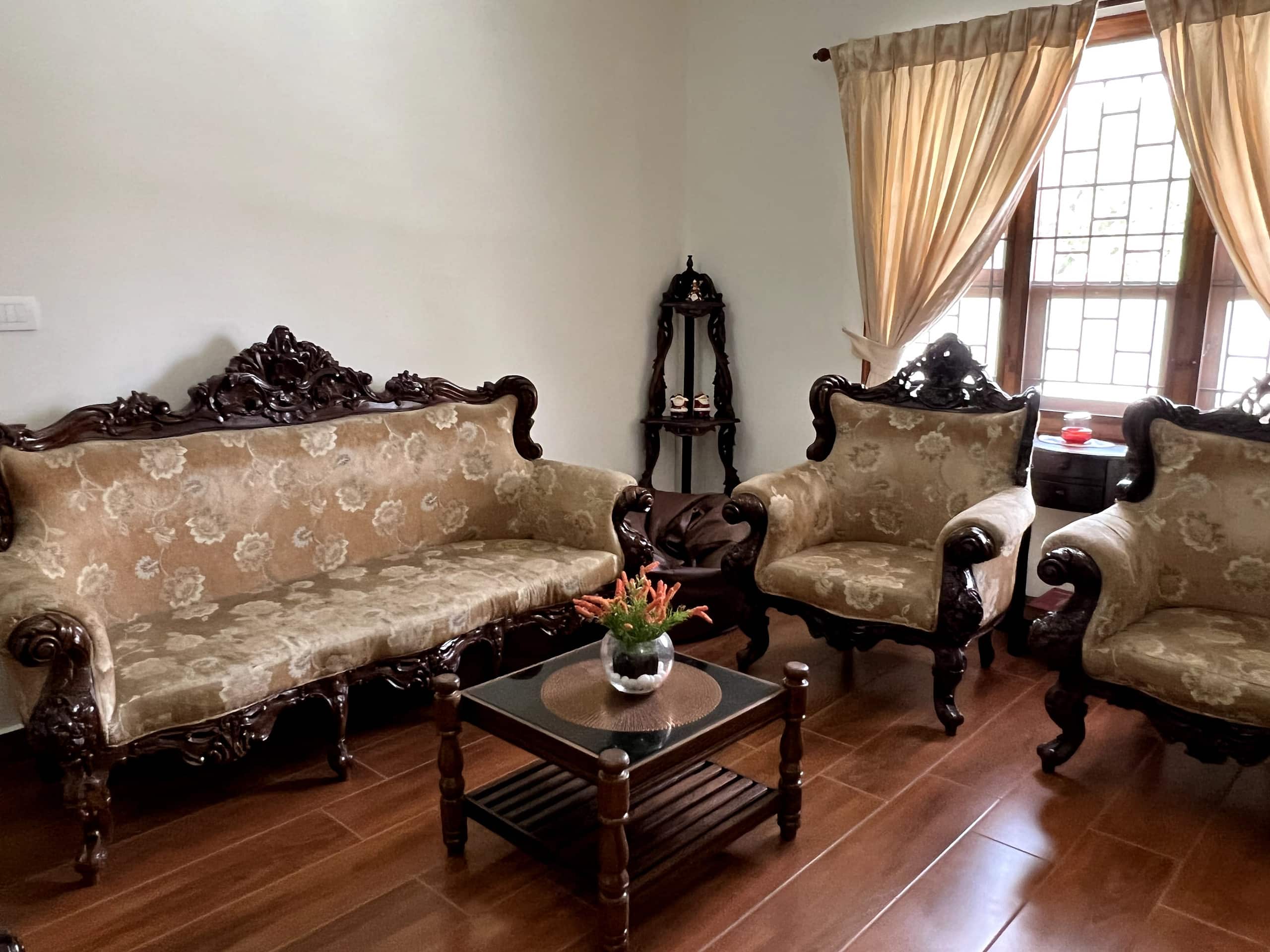 Cheerful backwater Home with parking 4