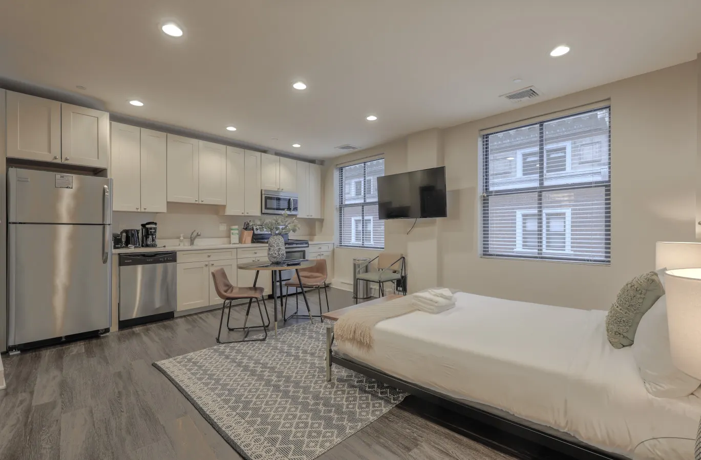 Lovely FIDI Studio Close to Faneuil Hall! 3