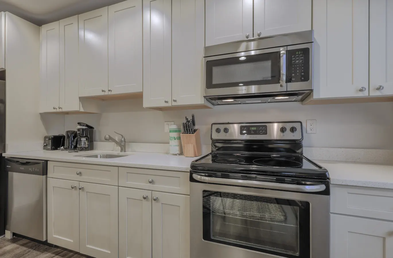 Lovely FIDI Studio Close to Faneuil Hall! 6