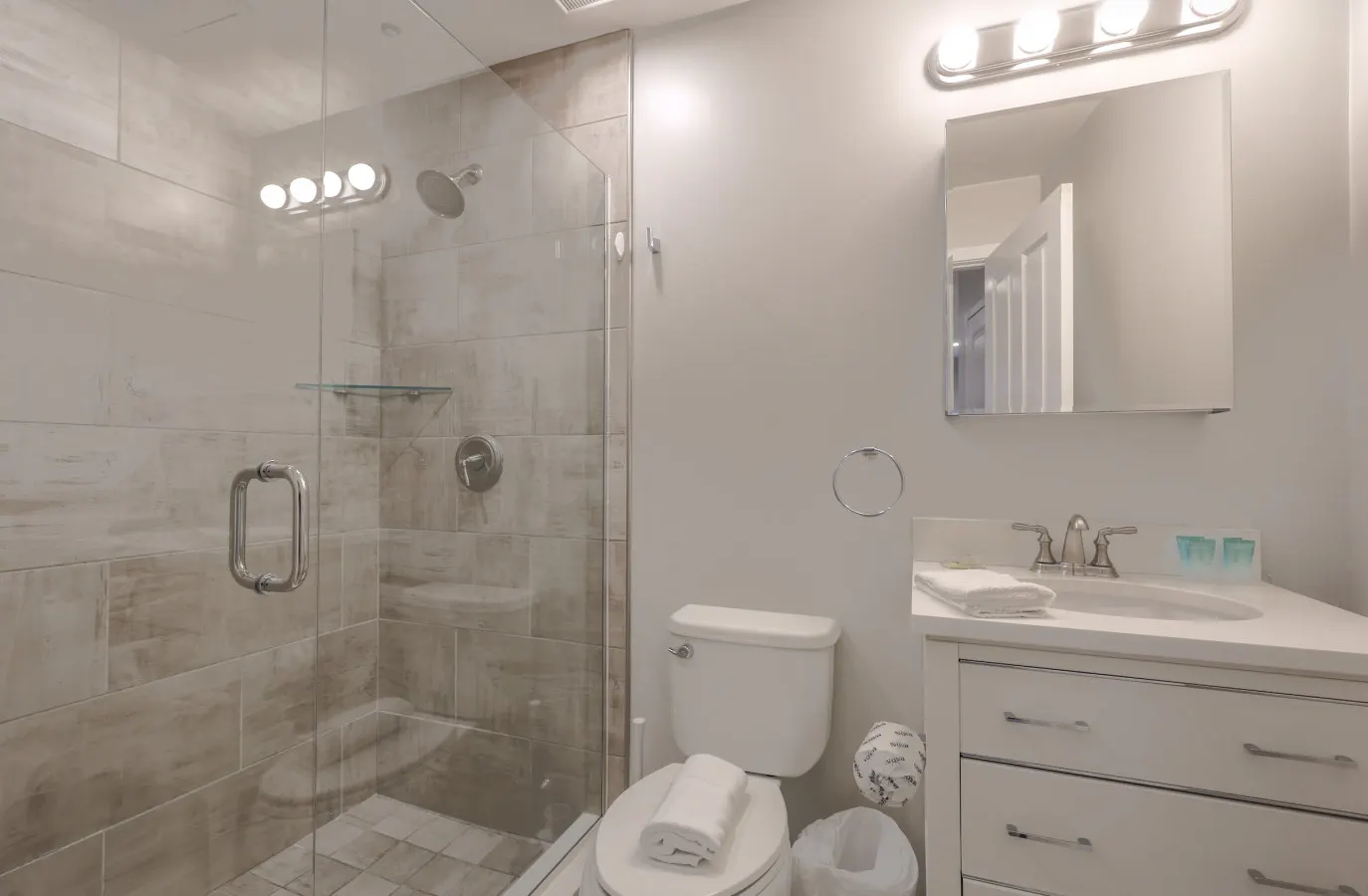 Lovely FIDI Studio Close to Faneuil Hall! 8