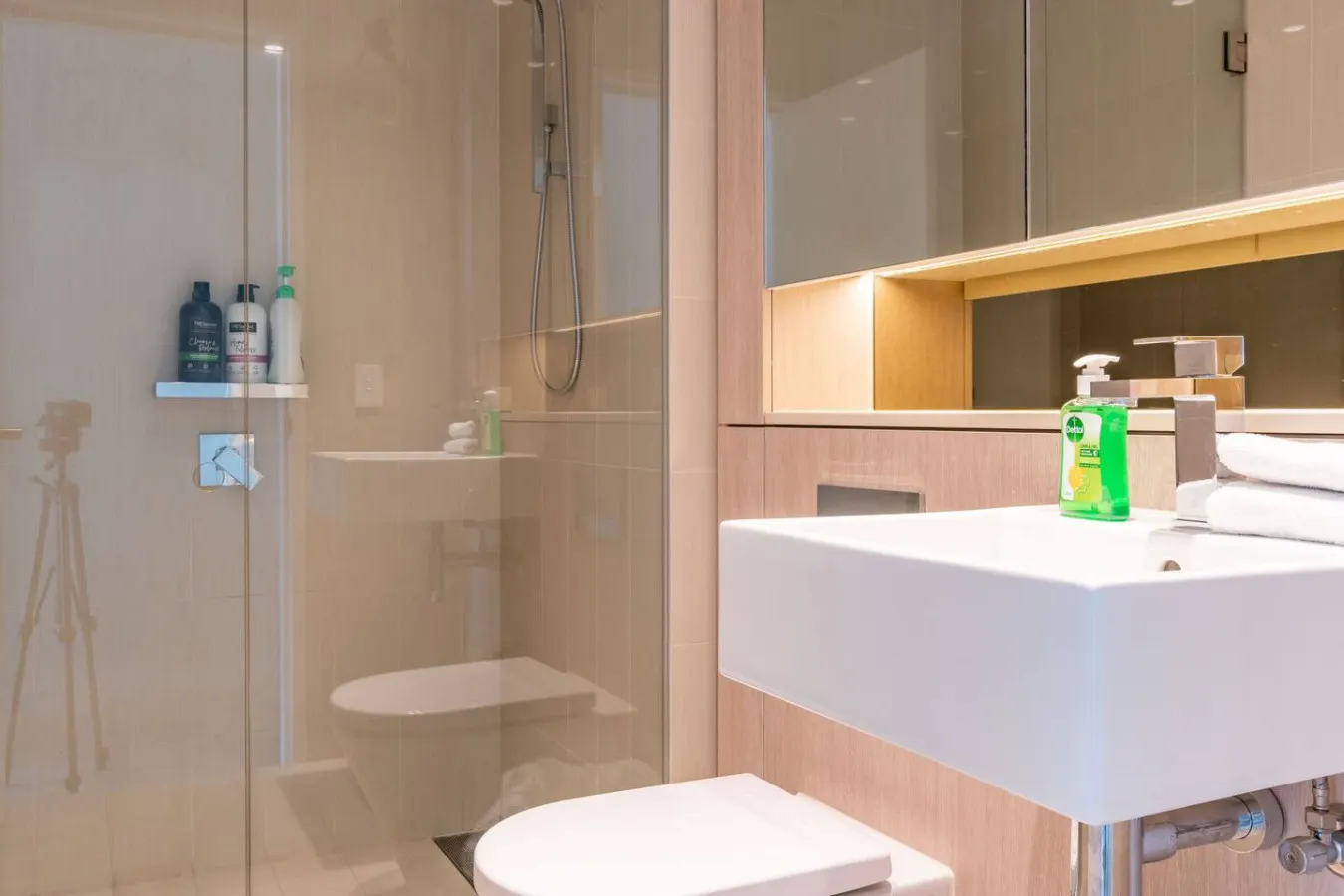 Green Square 2BR Station, Woolworths + Parking 10