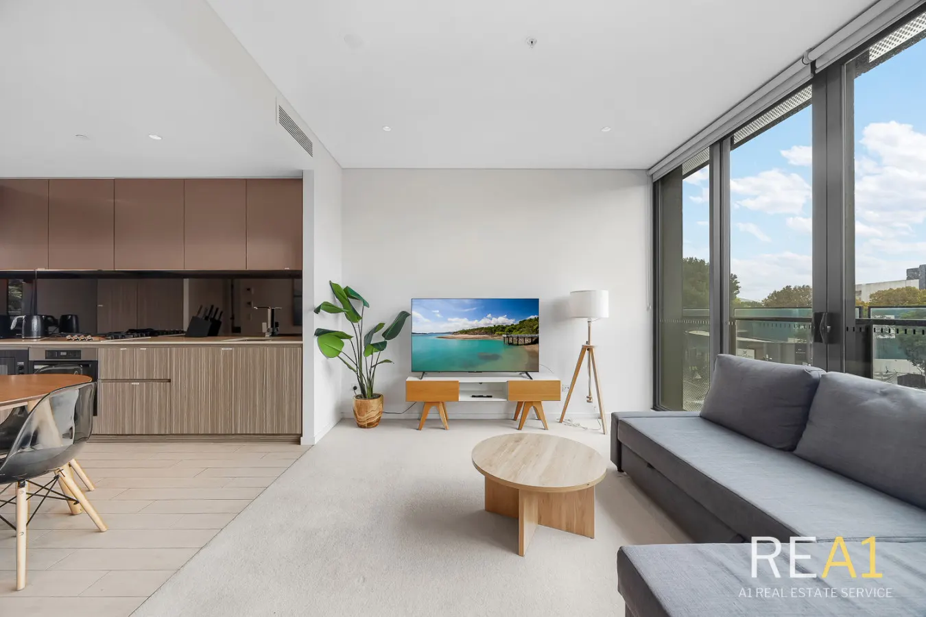 Green Square 2BR Station, Woolworths + Parking 8