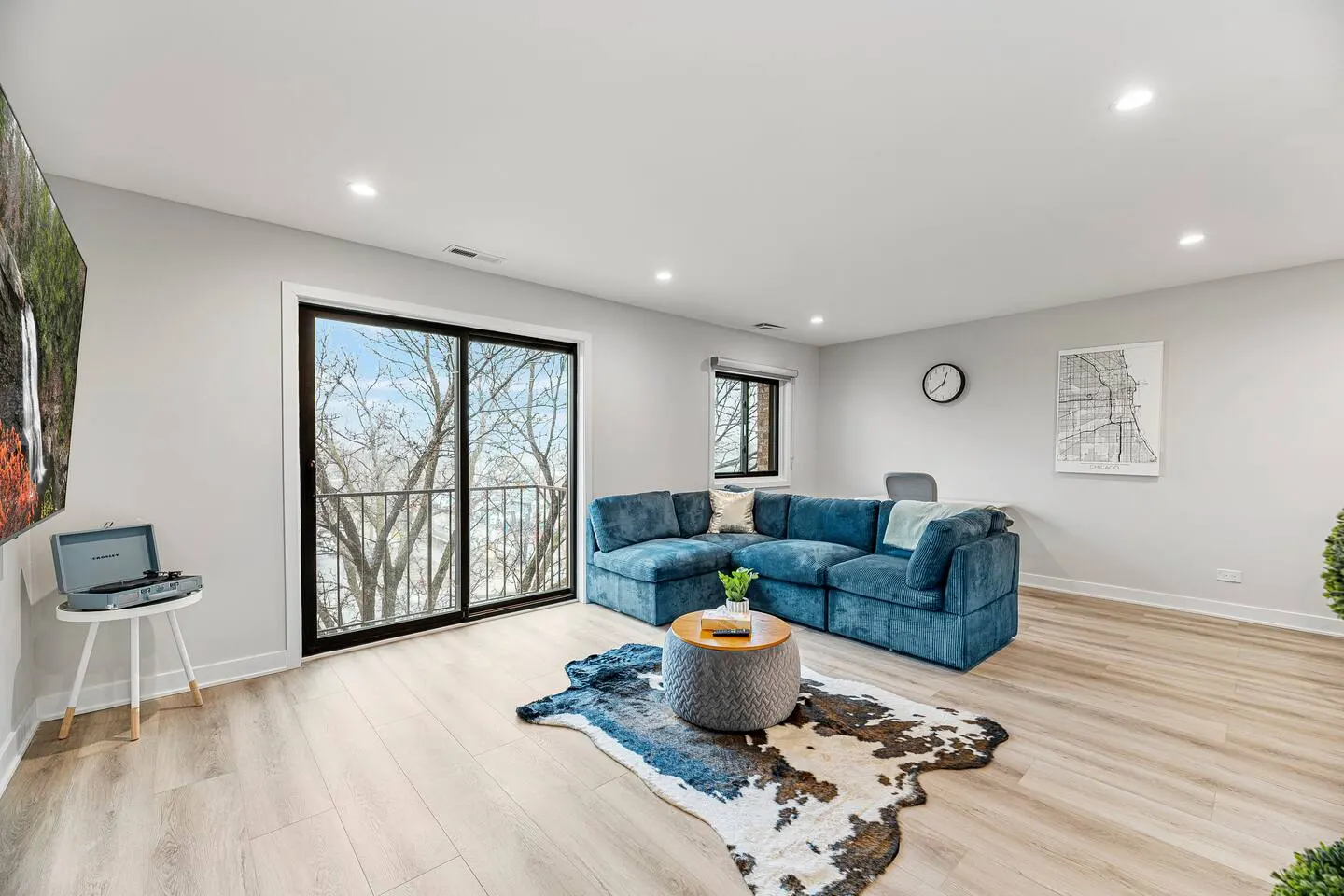 Lux Apartment, 2 bed/2 bath, Parking, Brand NEW 10