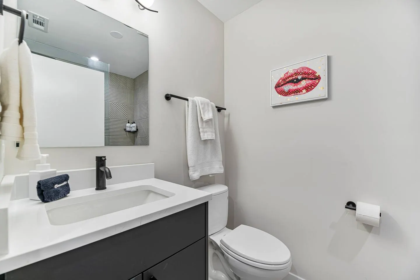 Lux Apartment, 2 bed/2 bath, Parking, Brand NEW 14
