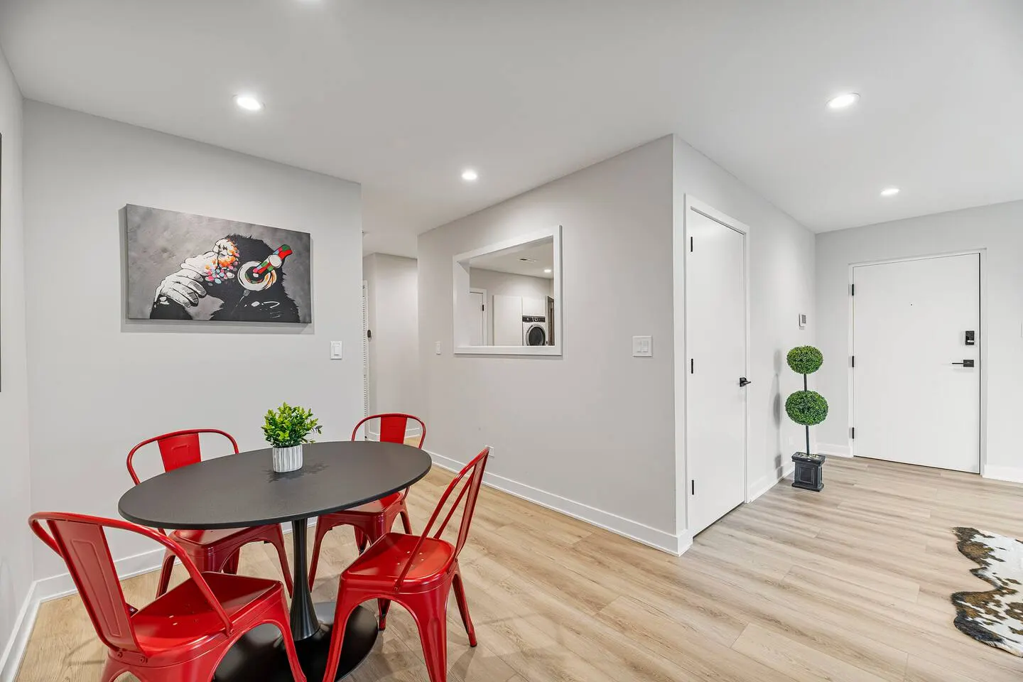 Lux Apartment, 2 bed/2 bath, Parking, Brand NEW 8