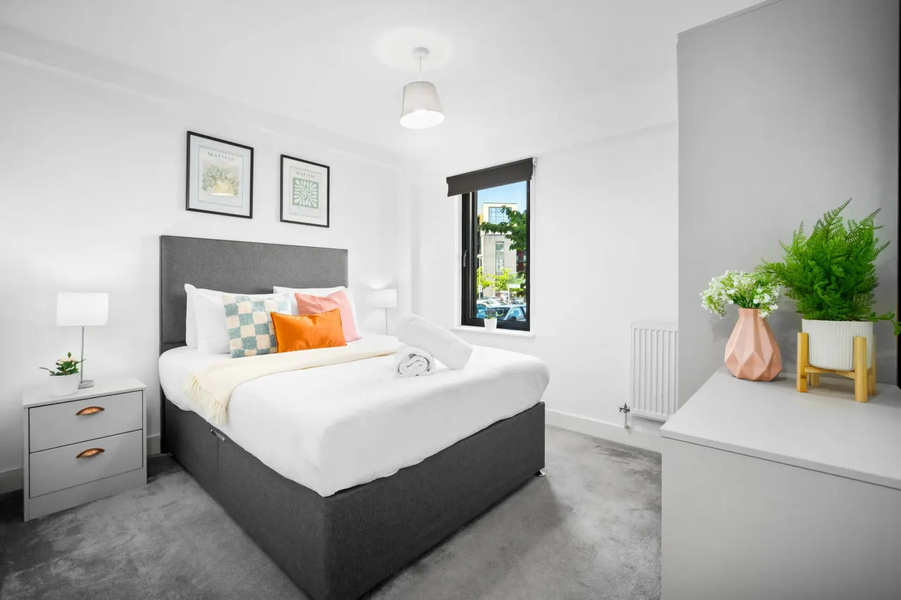 Modern 2 Bed Apartment - Smart TV - WIFI 5