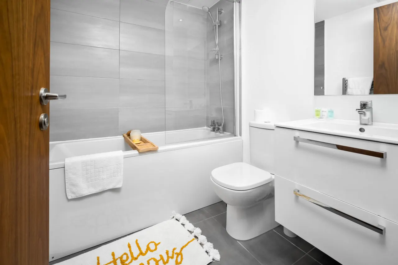 Modern 2 Bed Apartment - Smart TV - WIFI 7