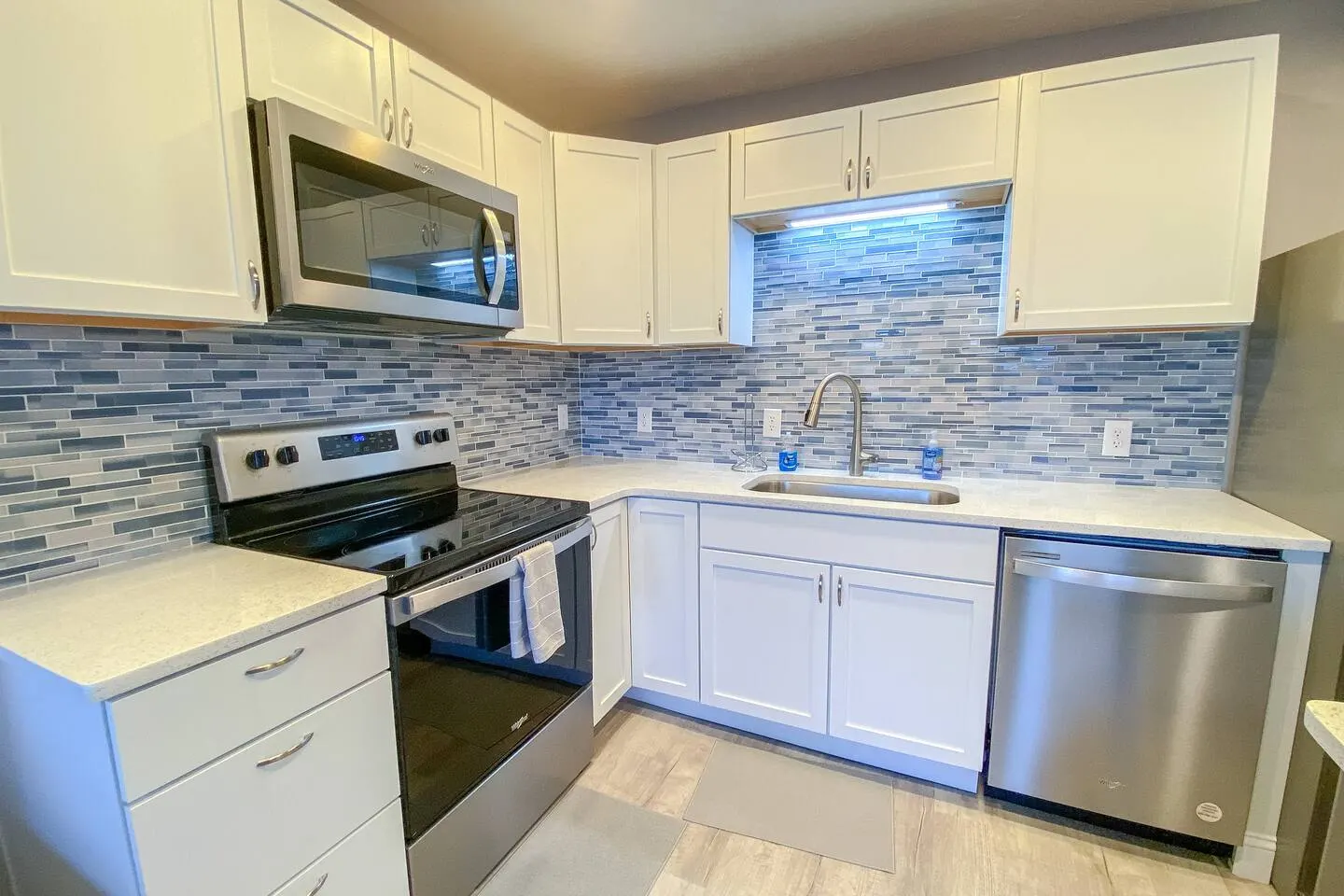 Susnwept 109-Newly Renovated Ocean Front Condo 4