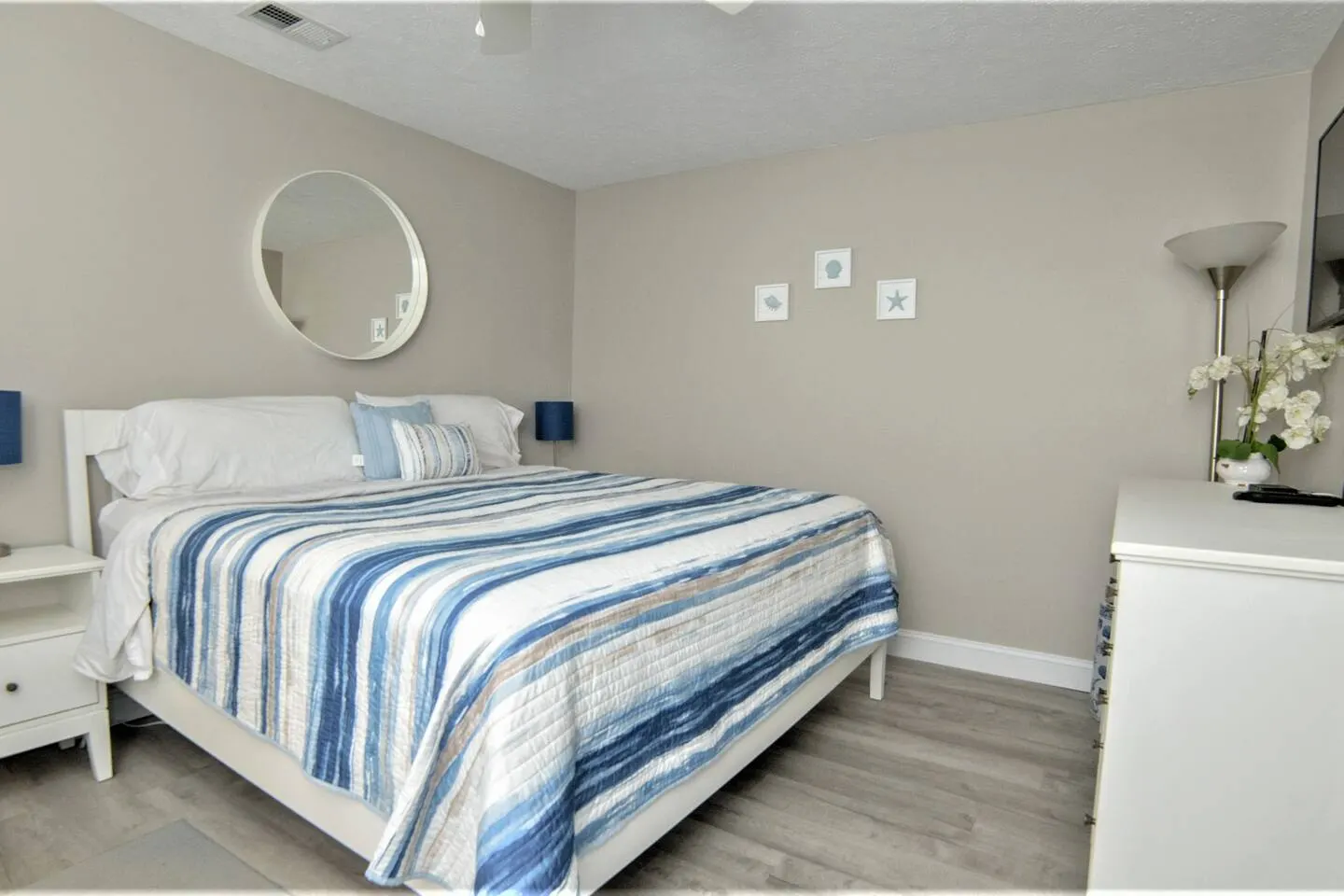 Susnwept 109-Newly Renovated Ocean Front Condo 6