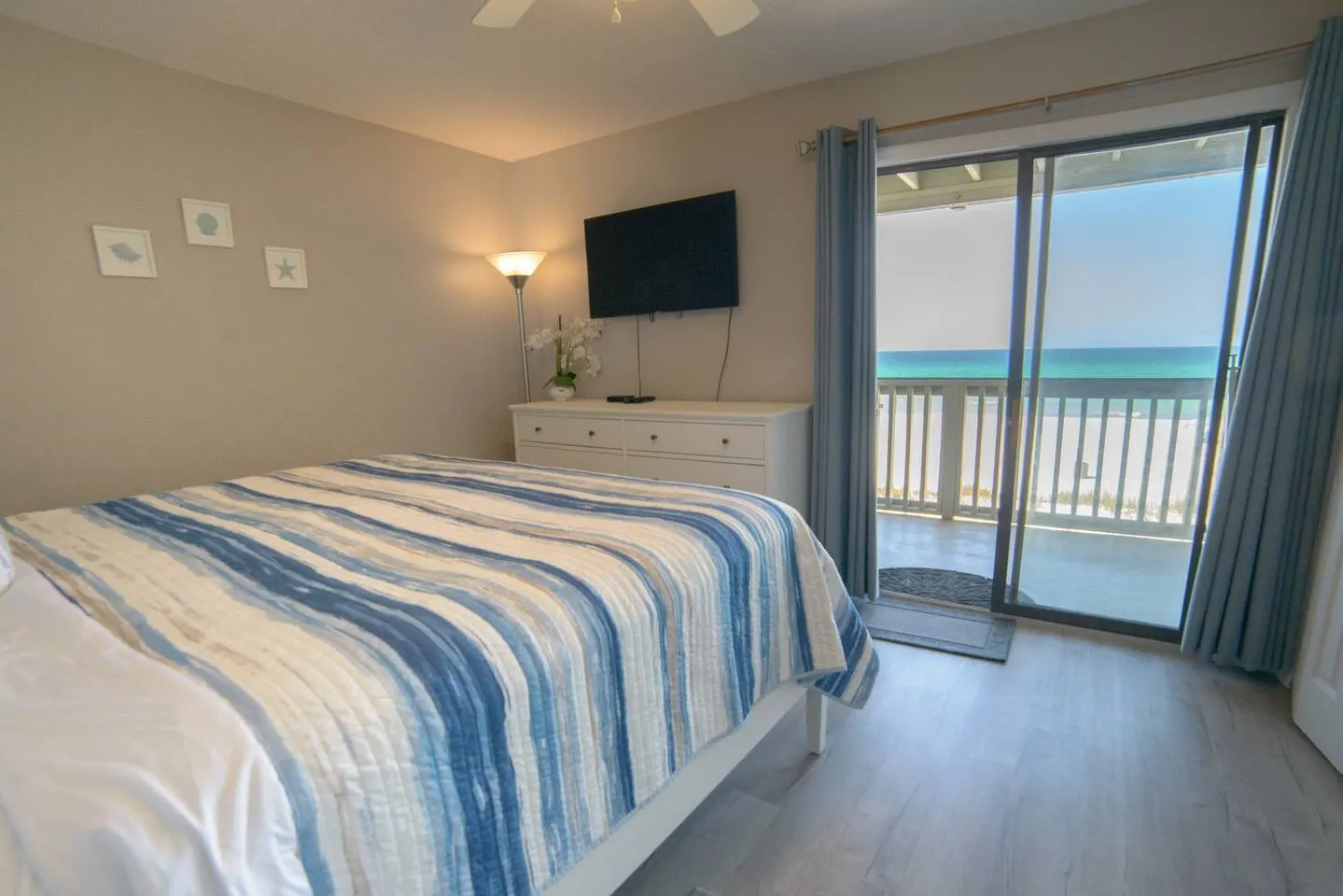 Susnwept 109-Newly Renovated Ocean Front Condo 7