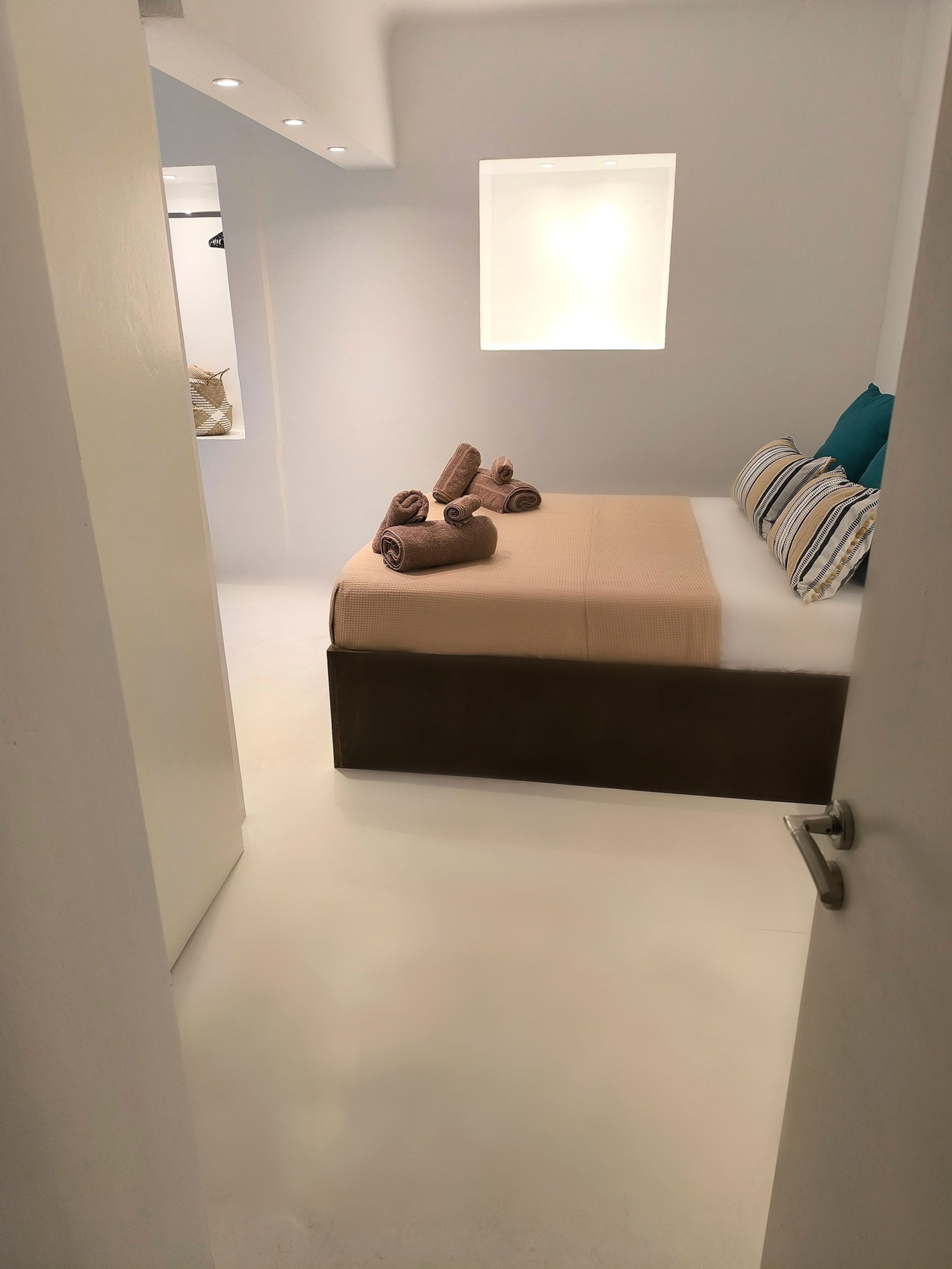 Essence Authentic Mykonos House 23