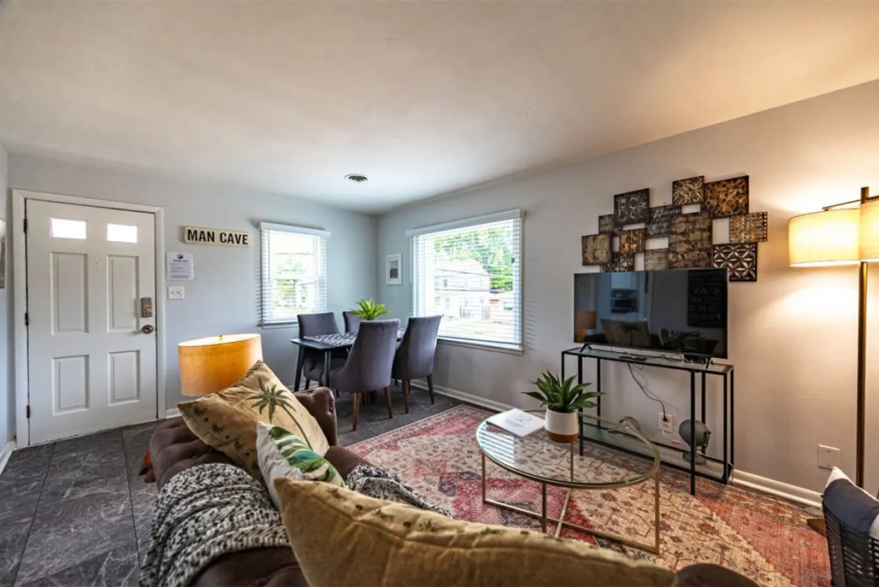 Clintonville's Coziest Loft! 1