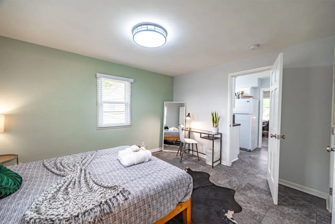 Clintonville's Coziest Loft! 8