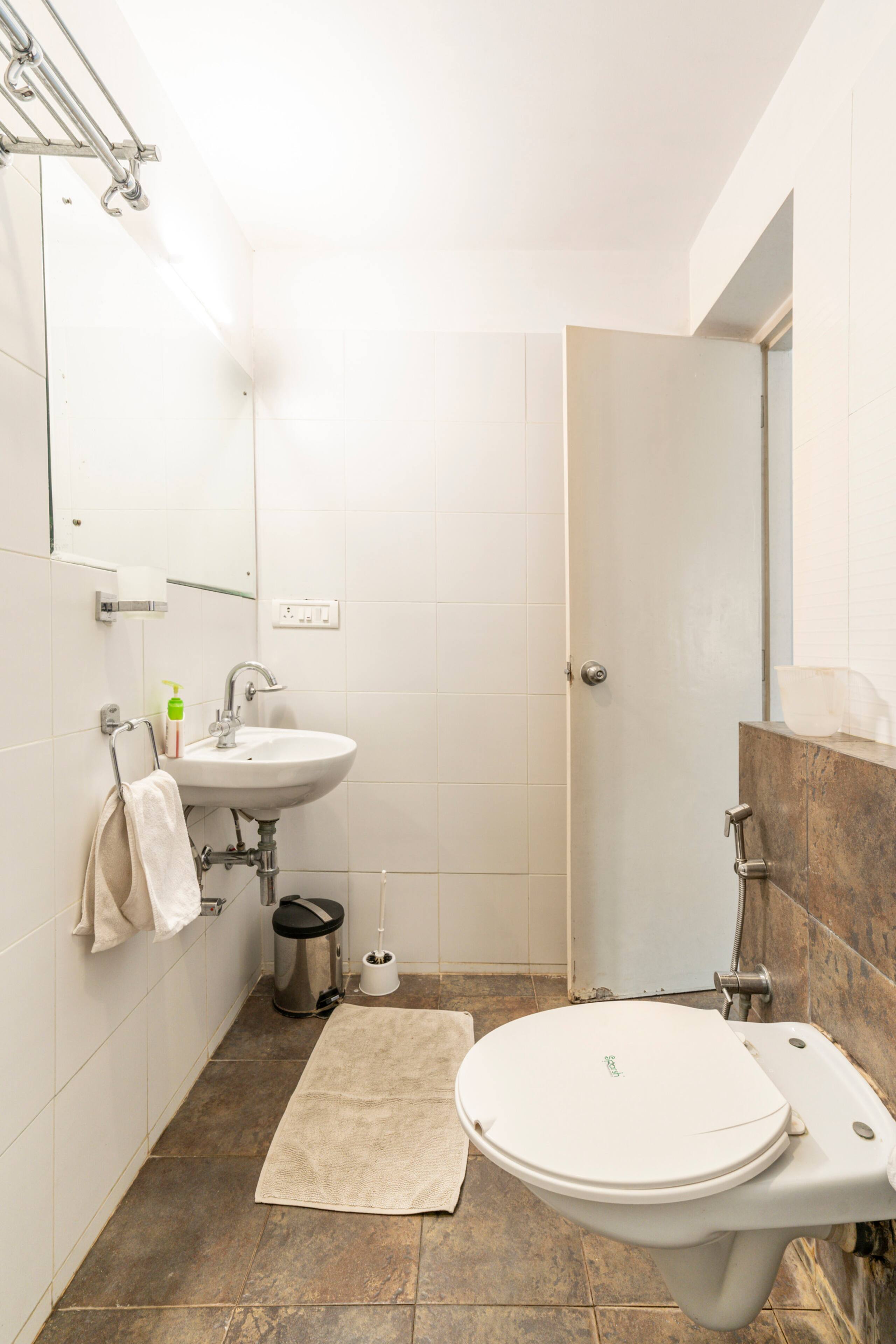 3BHK Penthouse Near Candolim beach with pool 26