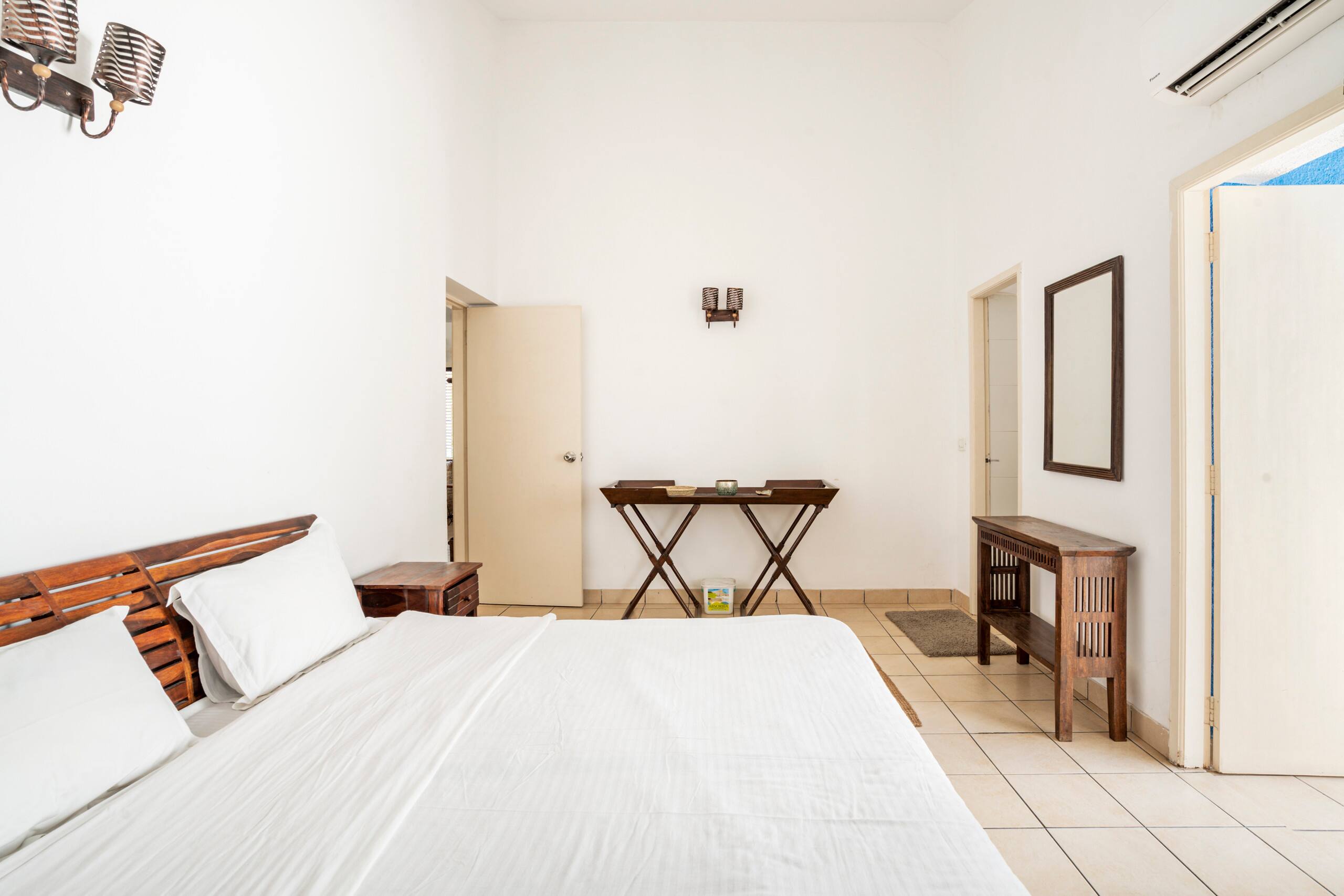 3BHK Penthouse Near Candolim beach with pool 8
