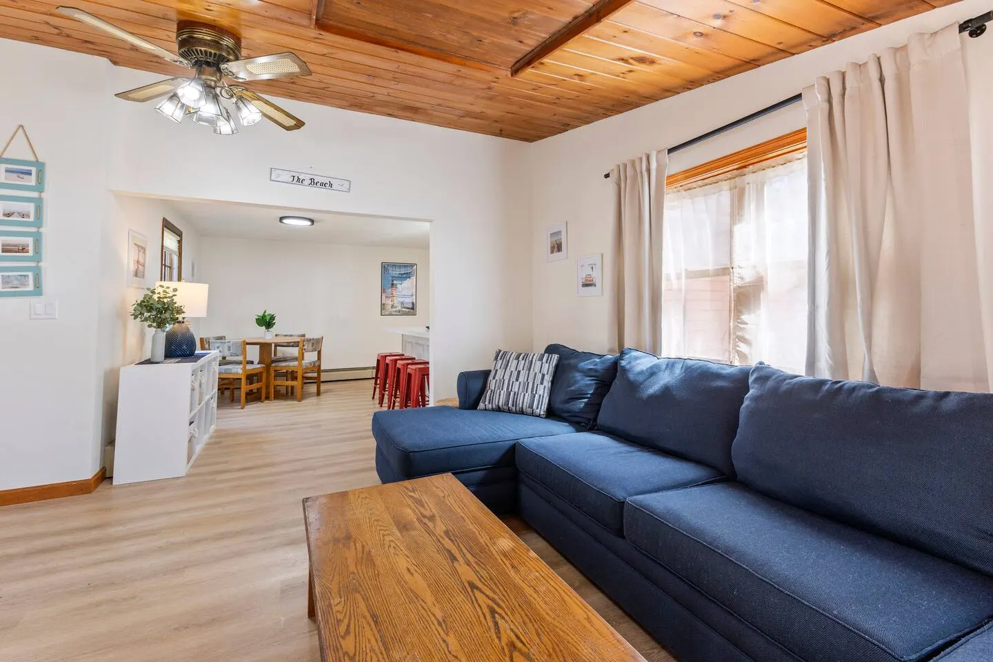 Minutes to OOB! FirePit & Deck DogsOK Sleeps10 11