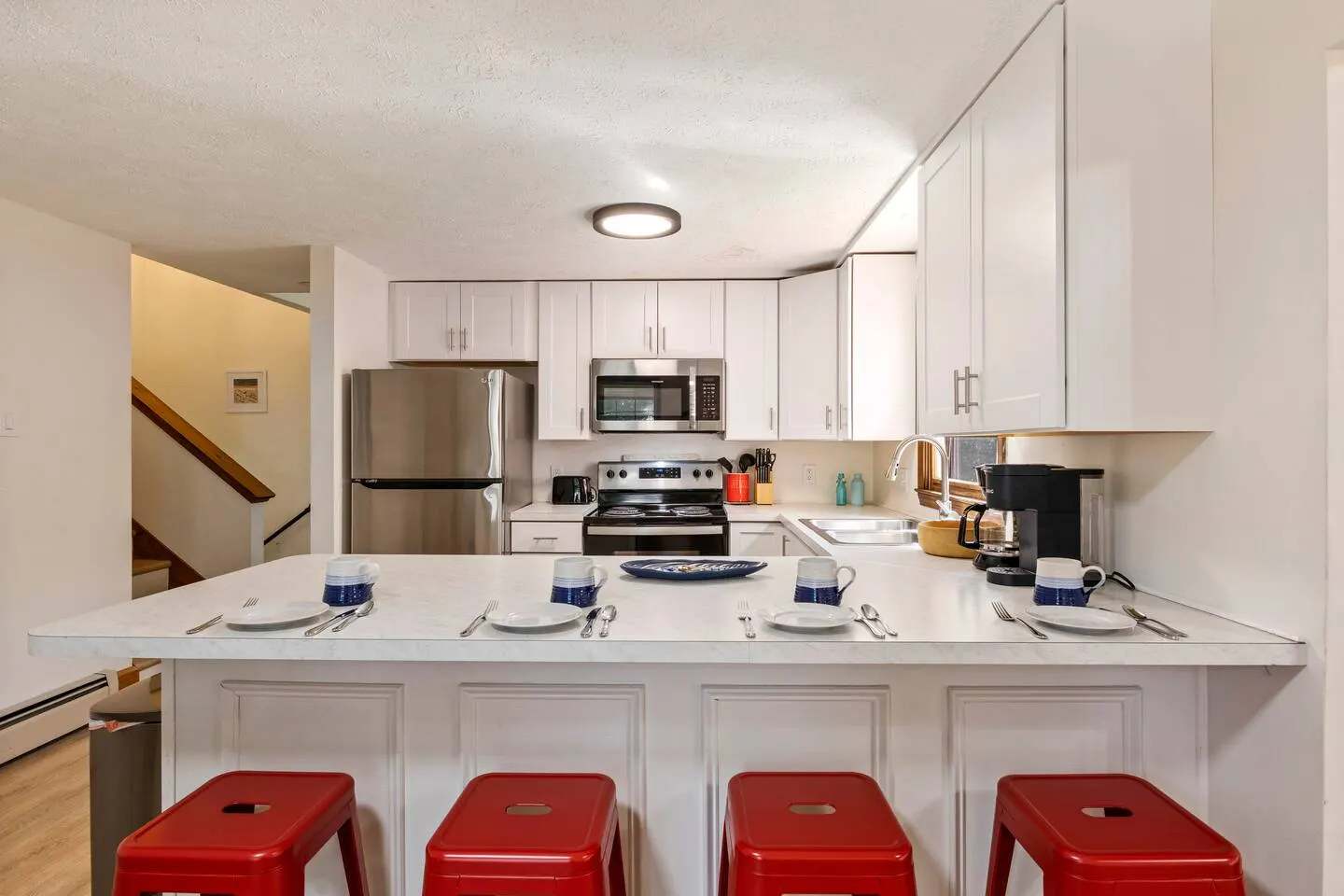 Minutes to OOB! FirePit & Deck | DogsOK | Sleeps10 — photo 4