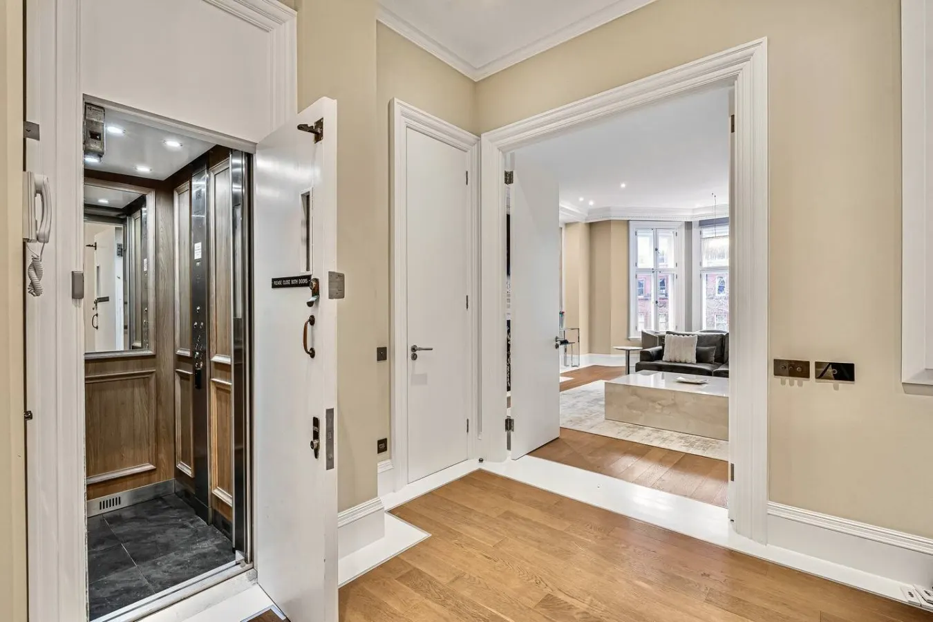Knightsbridge 3-Bed Lift Access & Next To Harrods 10