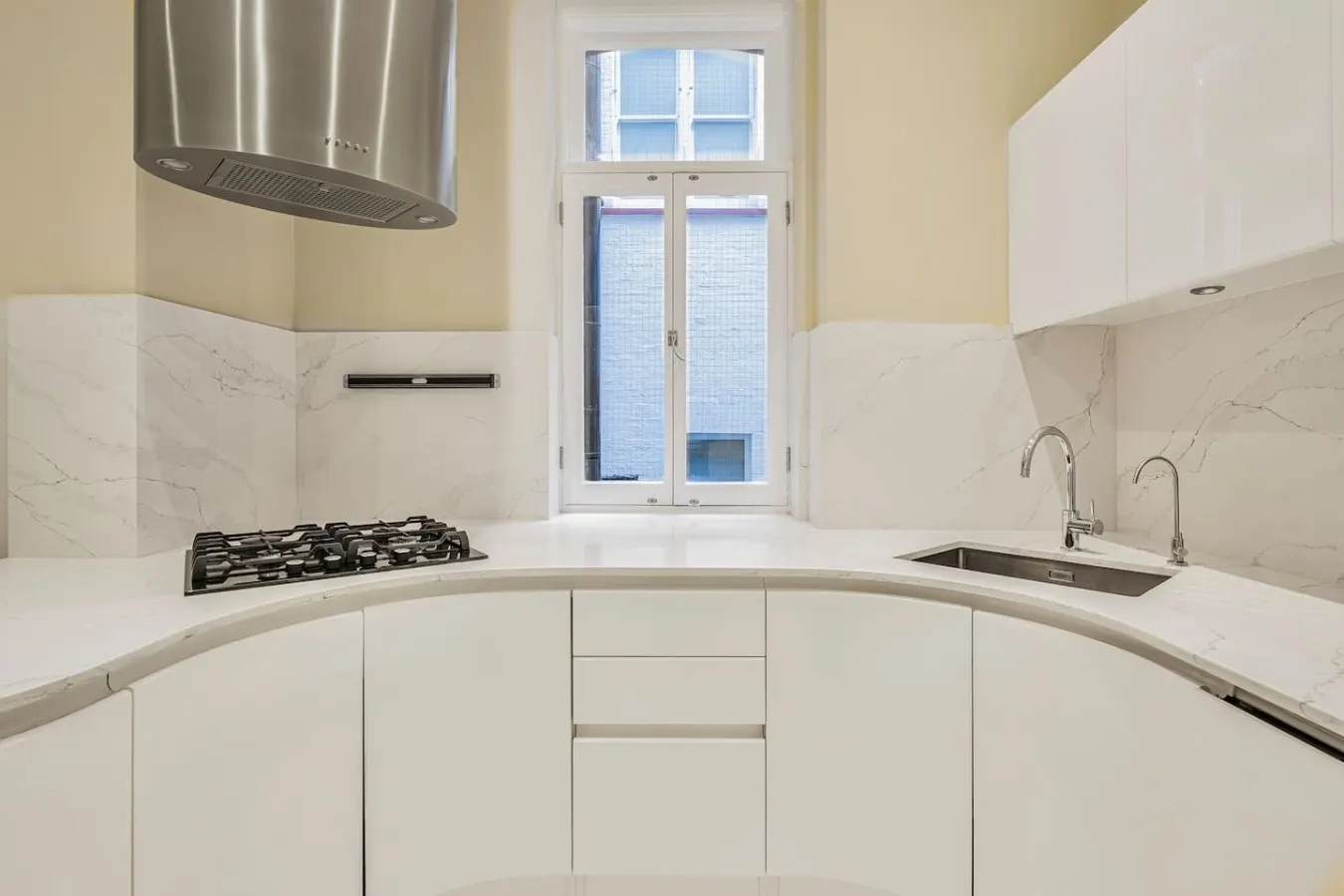 Knightsbridge 3-Bed Lift Access & Next To Harrods 13