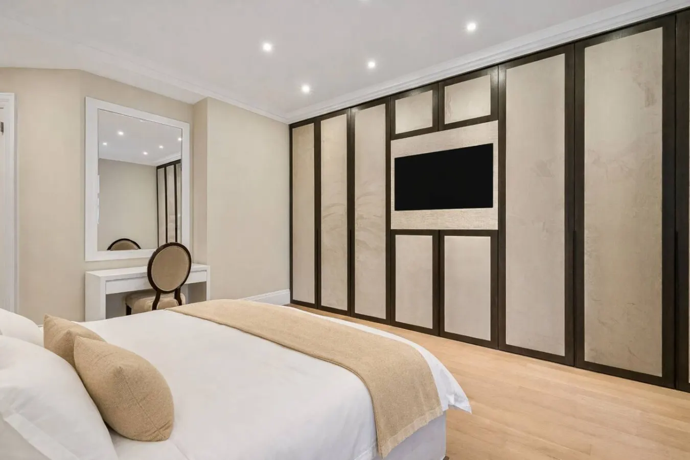 Knightsbridge 3-Bed Lift Access & Next To Harrods 18