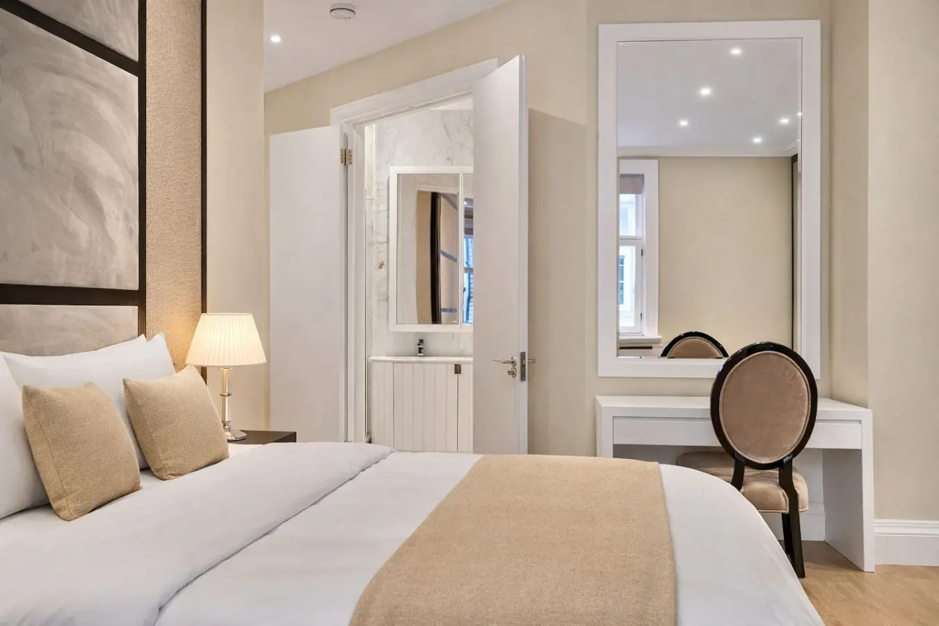 Knightsbridge 3-Bed Lift Access & Next To Harrods 19