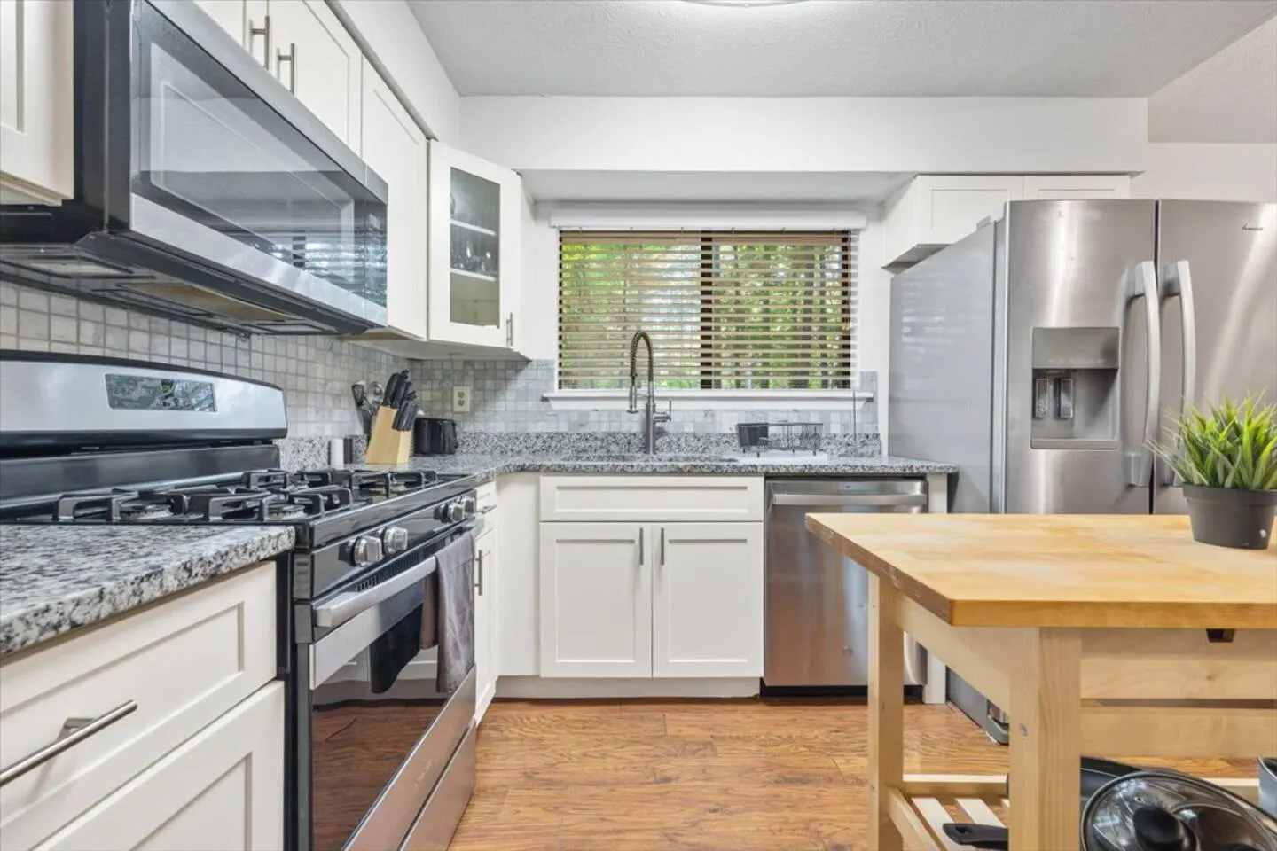 Cozy 3BR 2BA Home Near Avalon Downtown Alpharetta 11