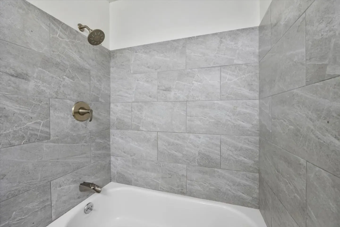 Cozy 3BR 2BA Home Near Avalon Downtown Alpharetta 14