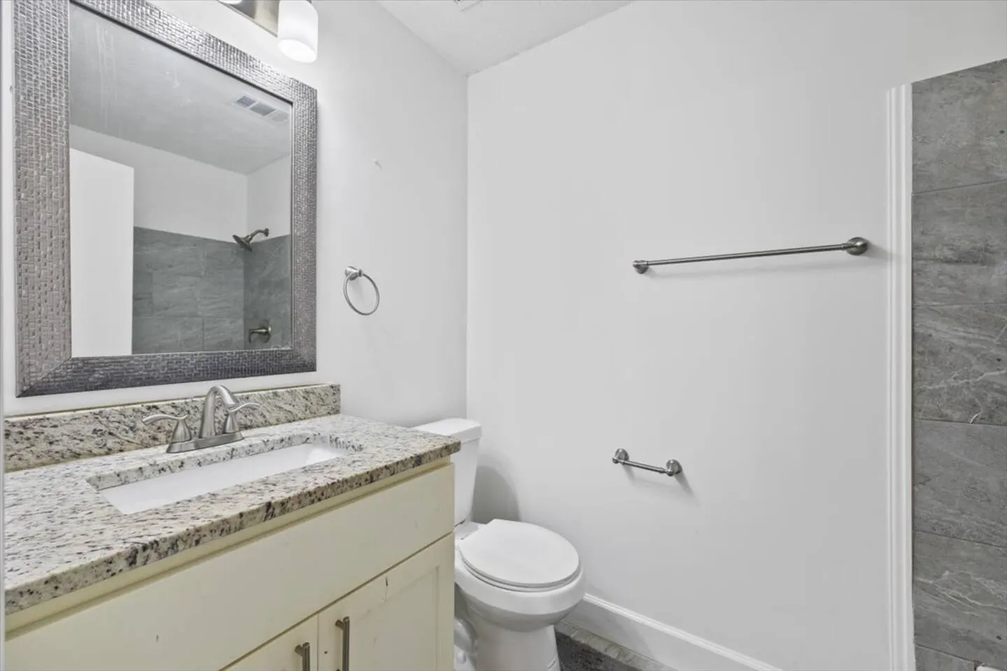 Cozy 3BR 2BA Home Near Avalon Downtown Alpharetta 17