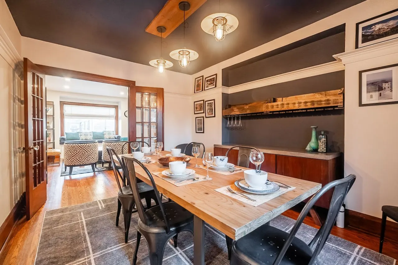 Beautiful 3BR House • Trendy Bloor West Village