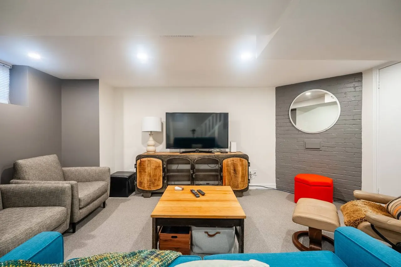 Beautiful 3BR House Trendy Bloor West Village 12