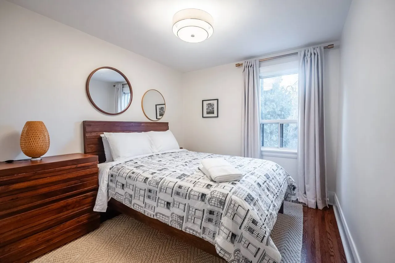 Beautiful 3BR House Trendy Bloor West Village 14