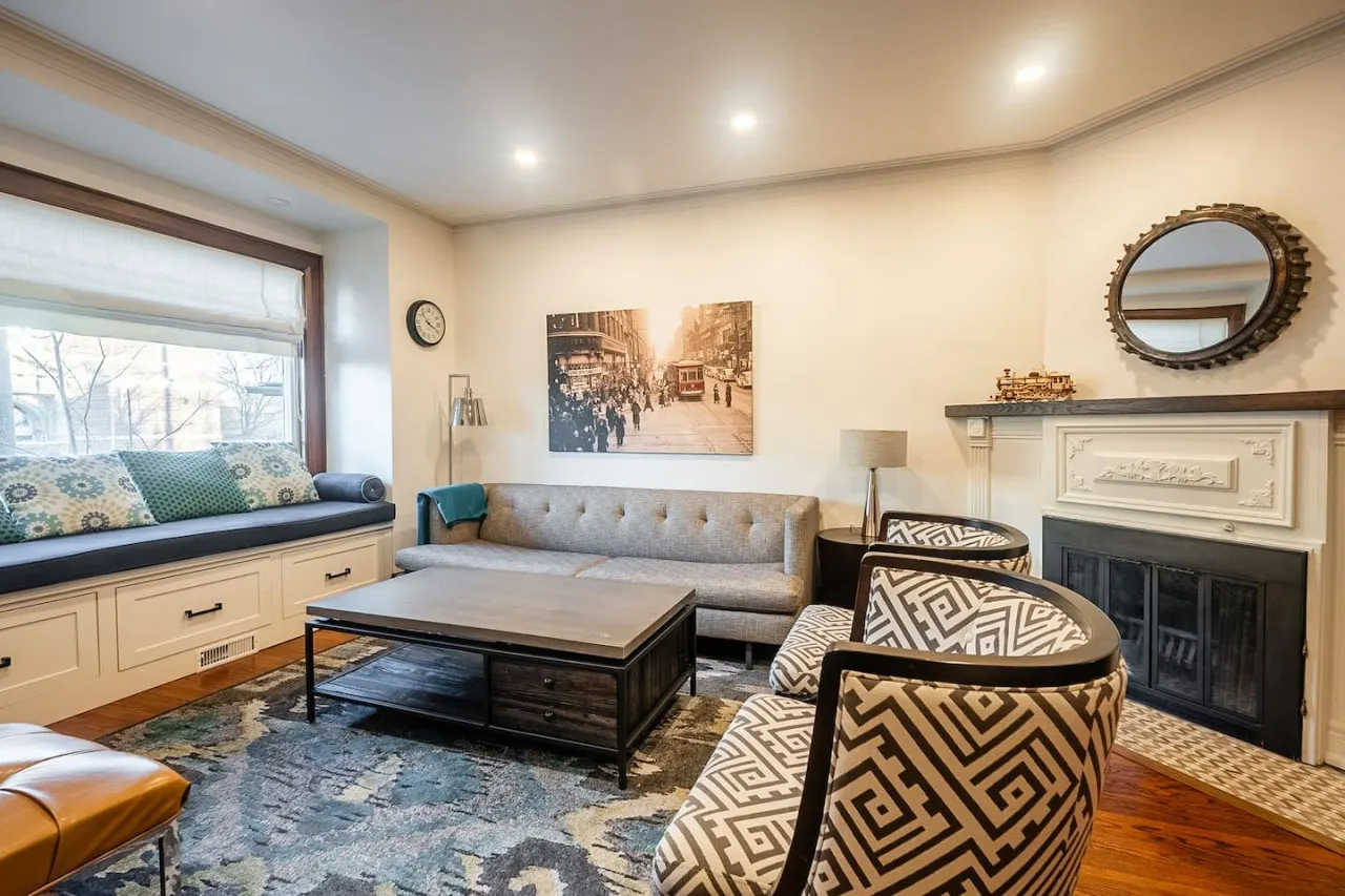 Beautiful 3BR House Trendy Bloor West Village 6