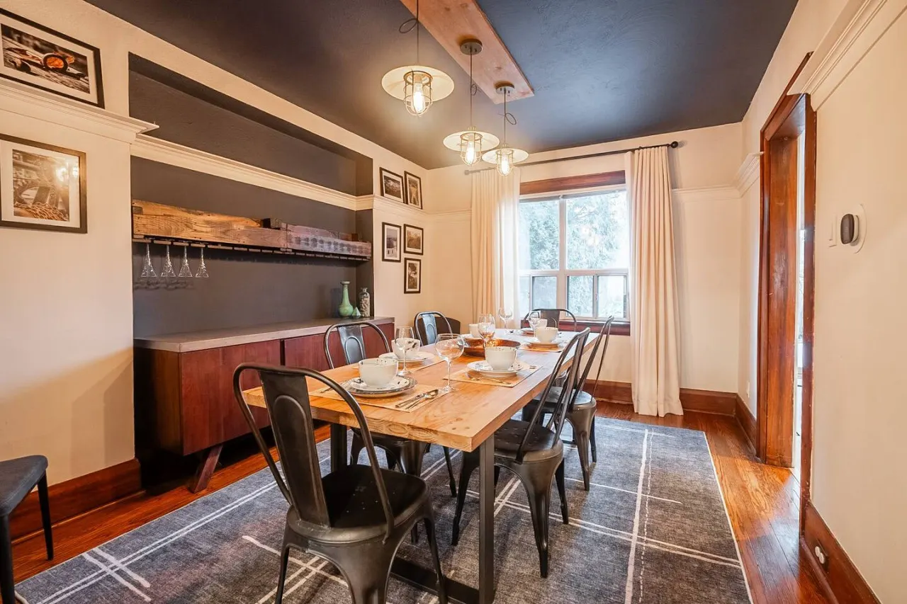 Beautiful 3BR House Trendy Bloor West Village 7