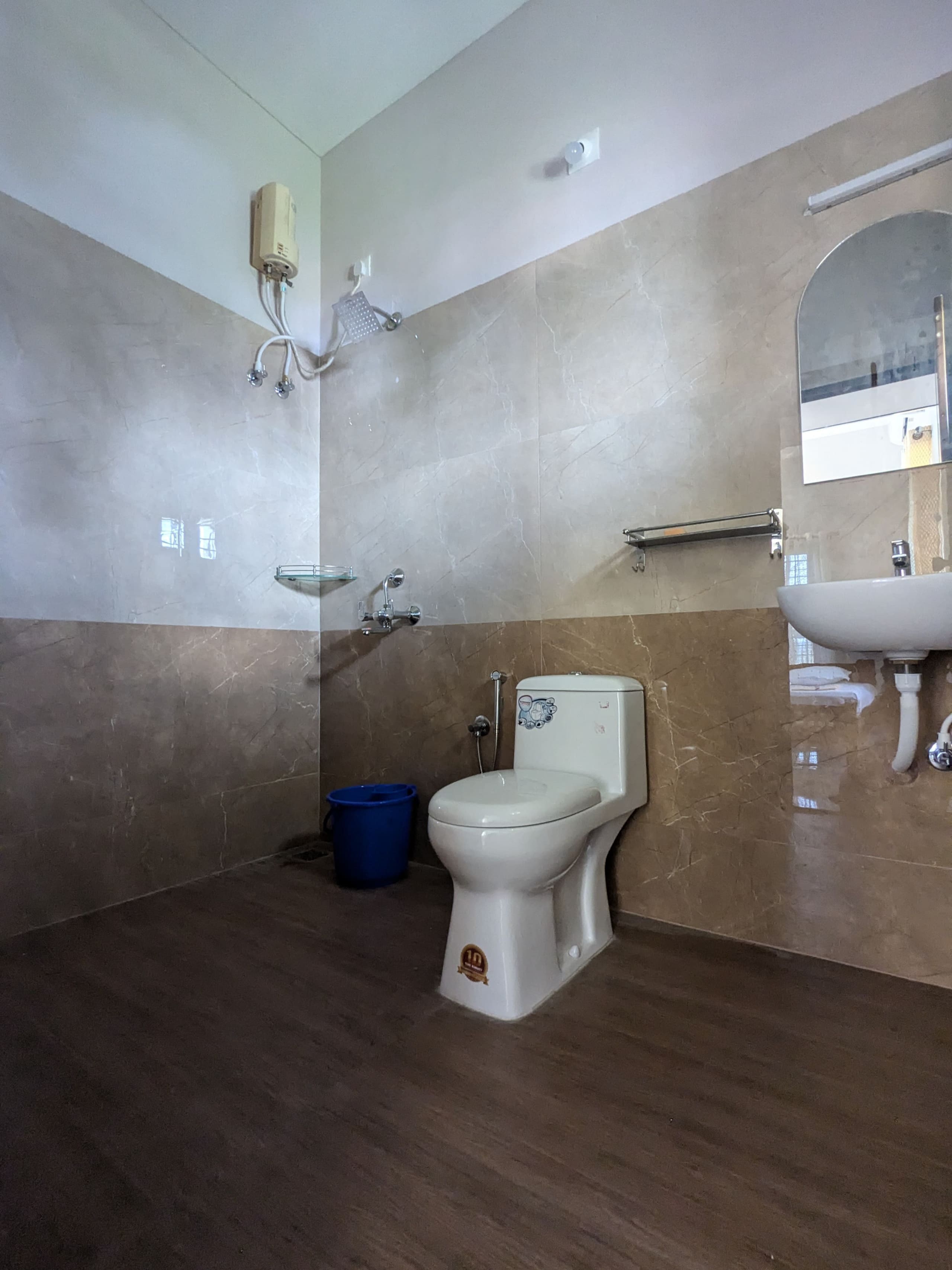 Niraamaya Stays. Spacious 3BHK on 2nd floor in TVM 4