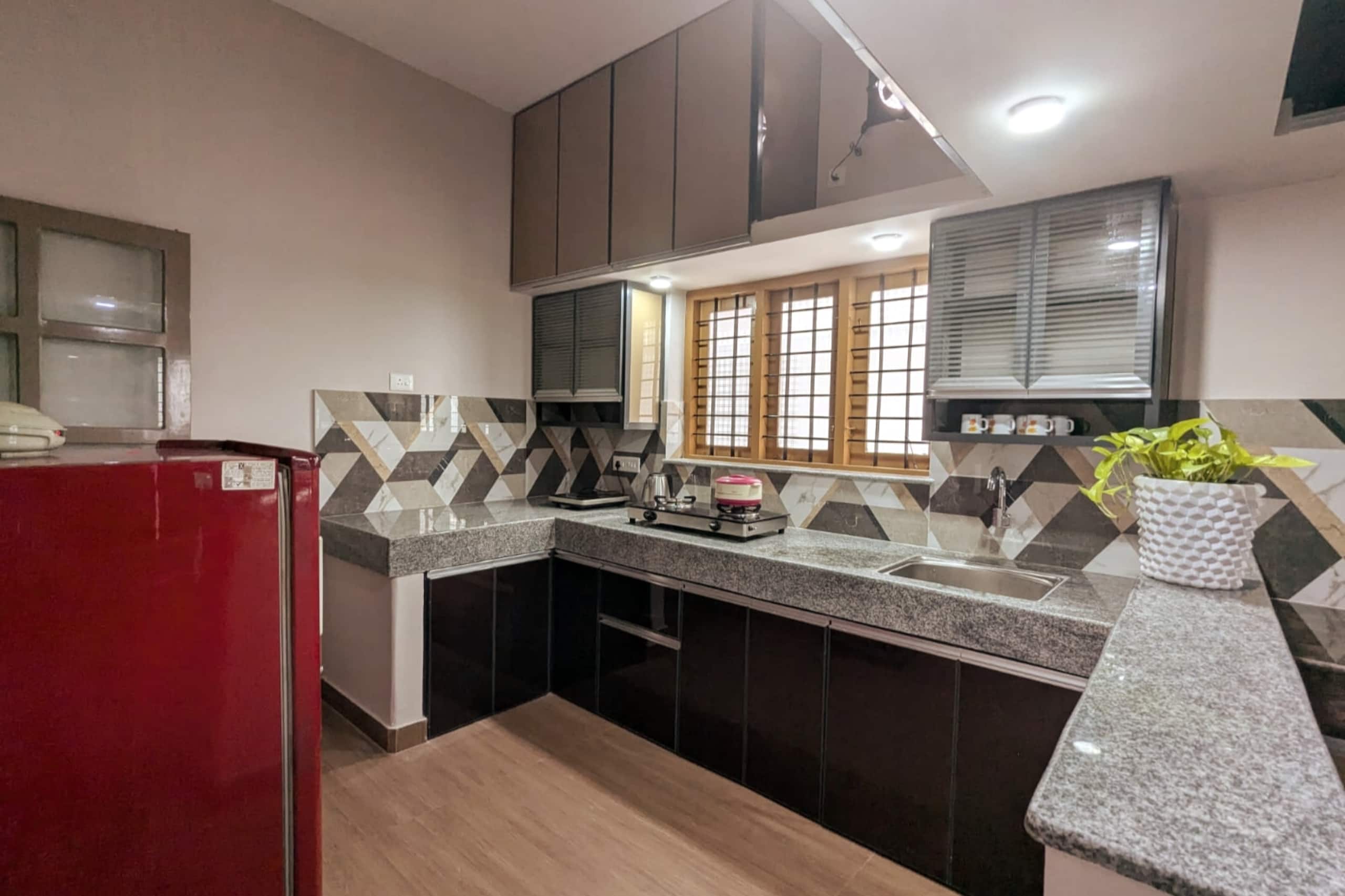 Niraamaya Stays. Spacious 3BHK on 2nd floor in TVM 3