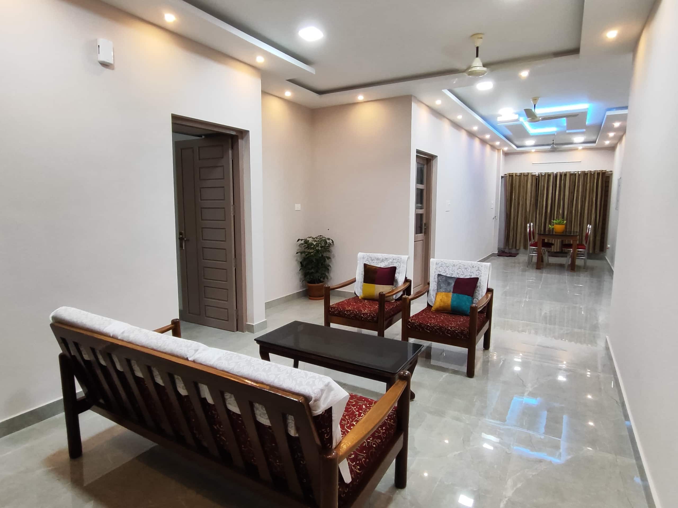 Niraamaya Stays. Spacious 3BHK on 2nd floor in TVM