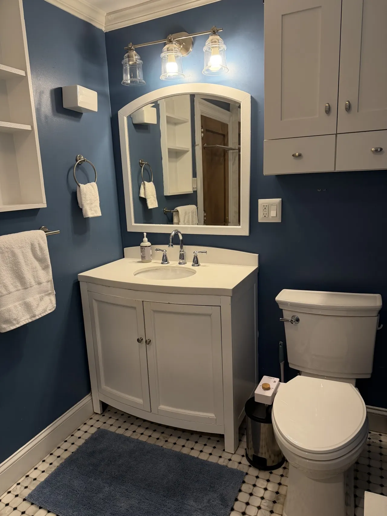Cozy Colonial Home: Hot tub, Game Roomm, Home Theatre, Karaoke 6